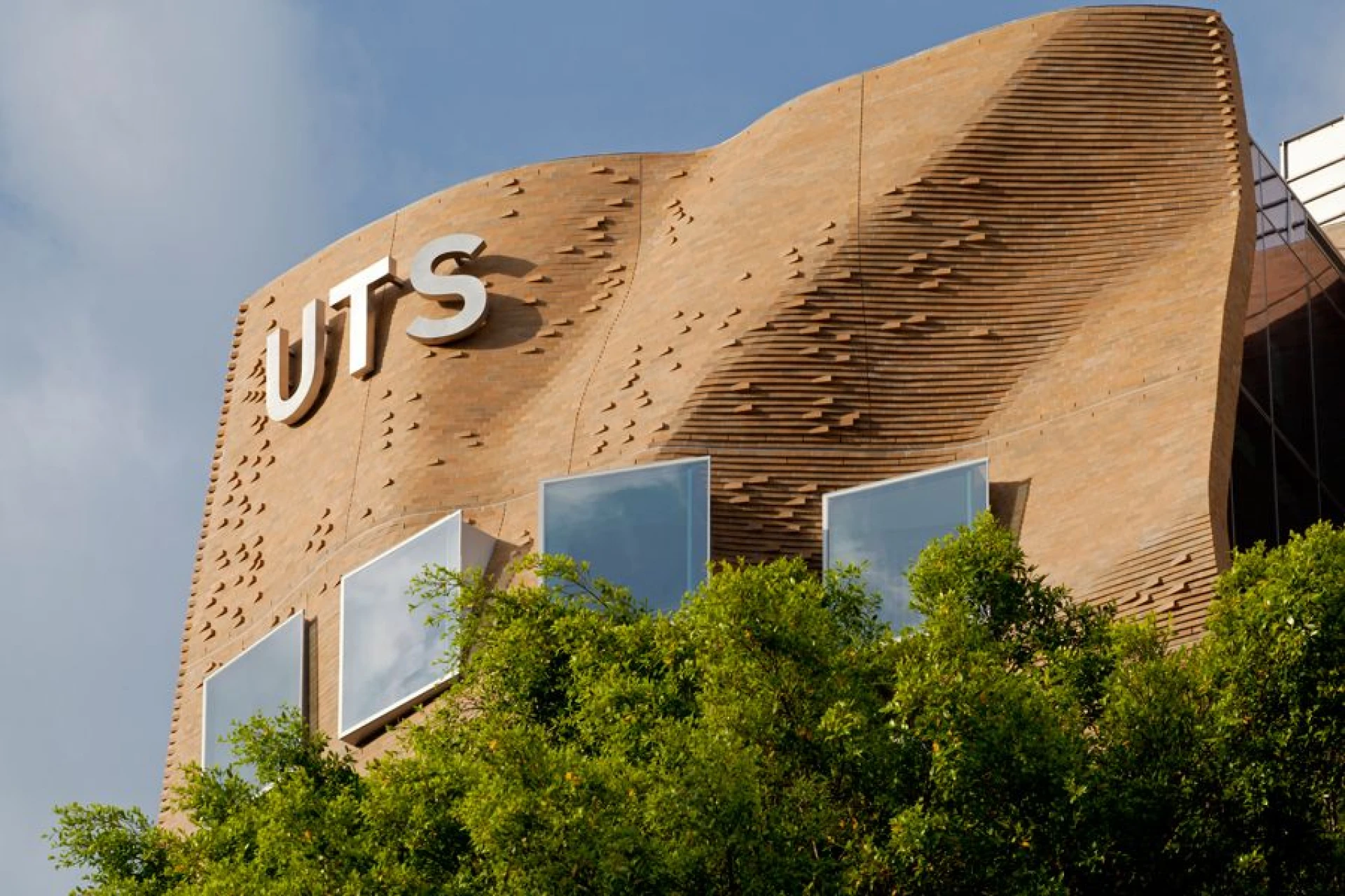 Trường quốc tế Nam Mỹ UTS